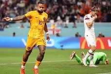 米乐体育-关于鲁能客场不敌上港，佩莱绝杀破门，申花入主榜首的信息